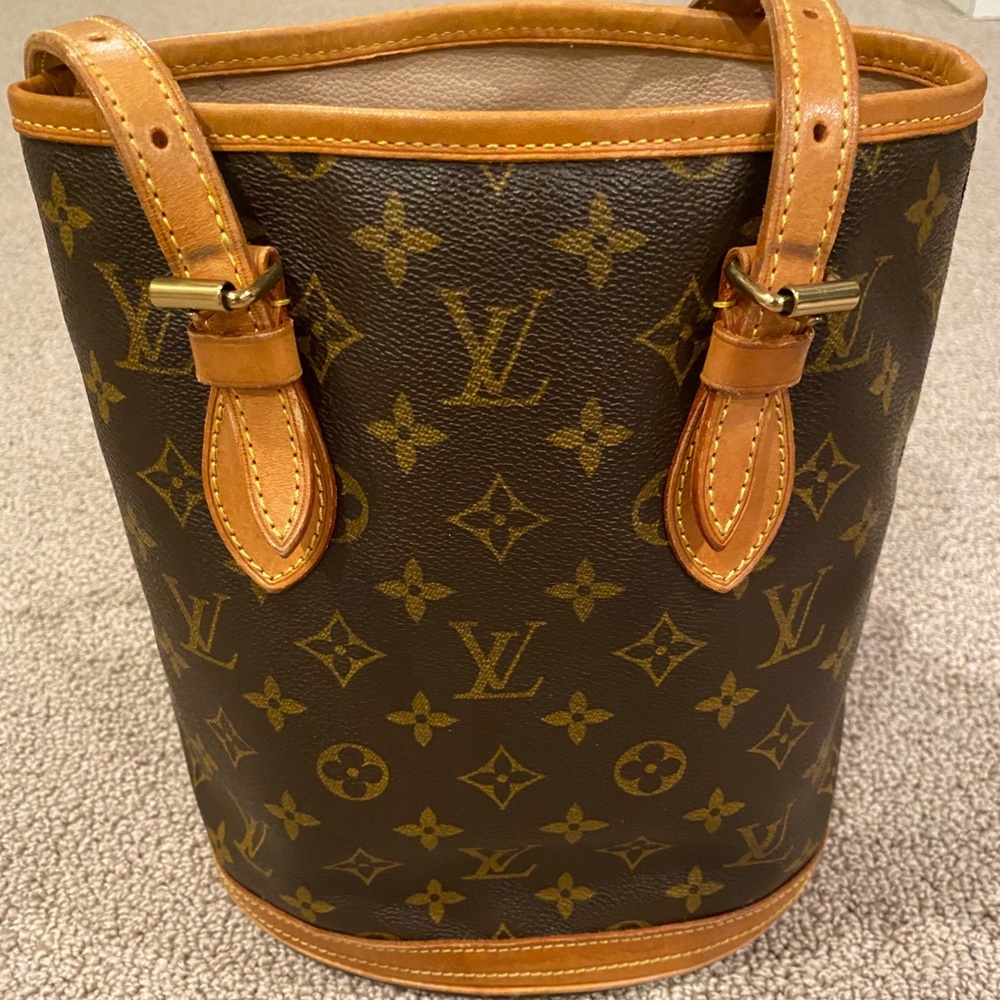 Louis Vuitton Petite Bucket Bag